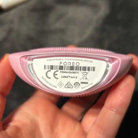 SKIN CARE | Foreo Skin care bundle including the Luna Mini 2 and UFO - Picture 8 of 10